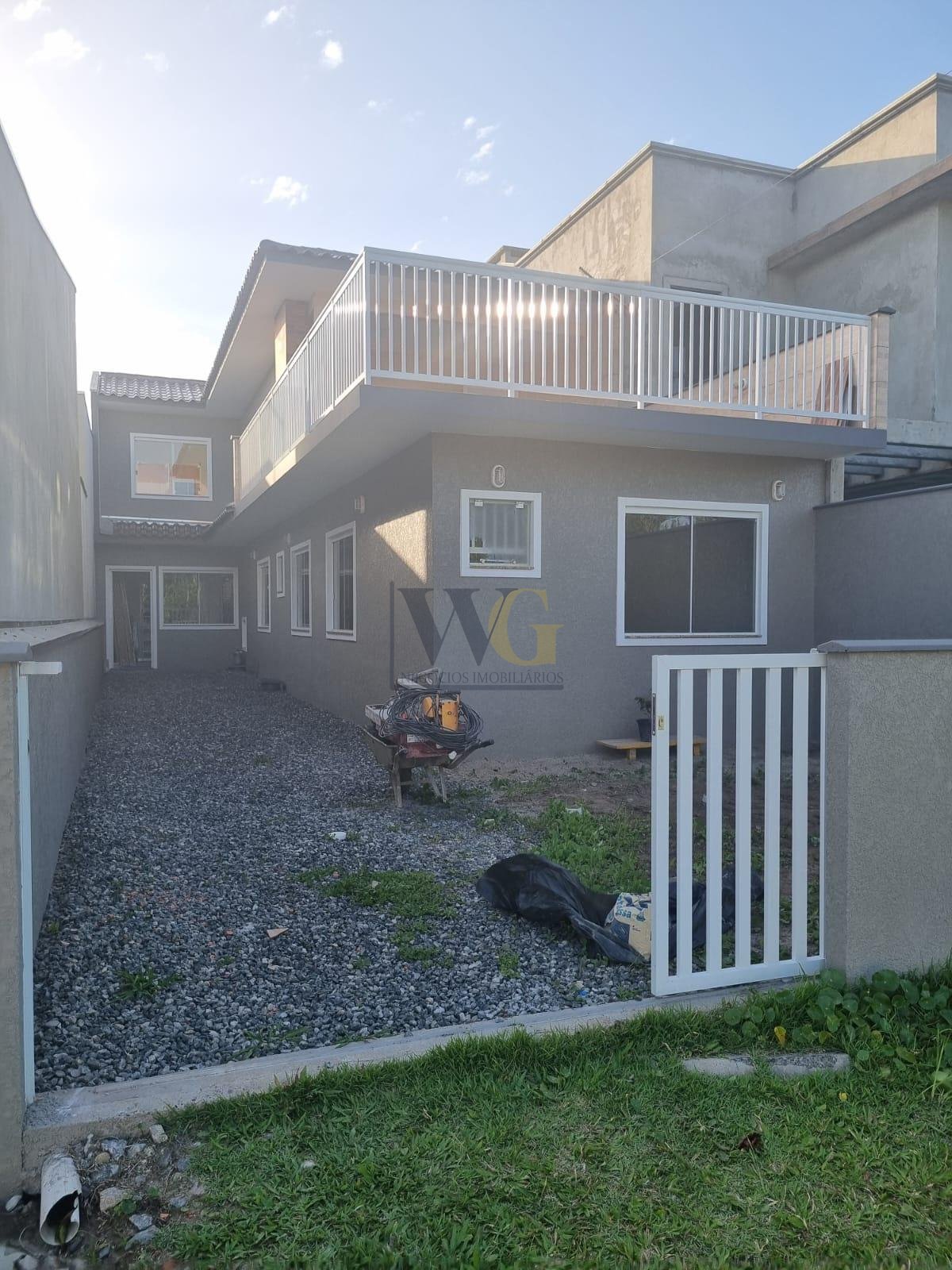 Sobrado reformado à venda, à 150m da praia Itapema do Saí, em ...