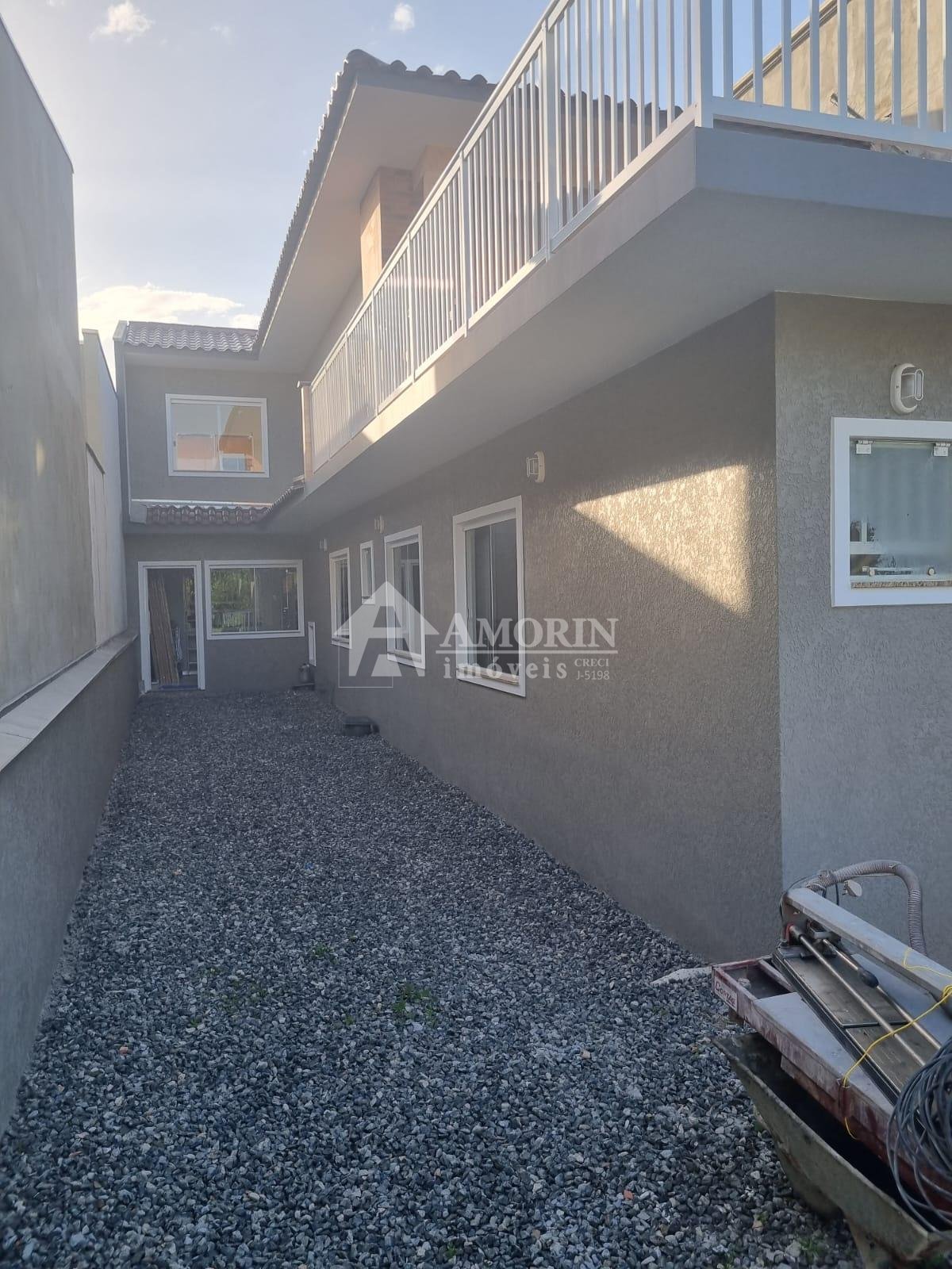 Sobrado reformado à venda, à 150m da praia Itapema do Saí, em ...