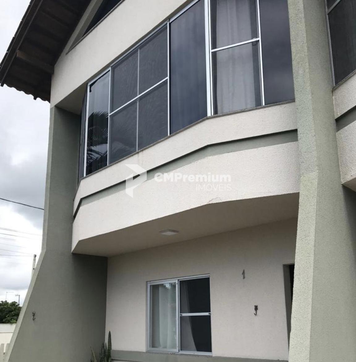 Sobrado à venda, 150m do mar, em condomínio fechado no Volta a...