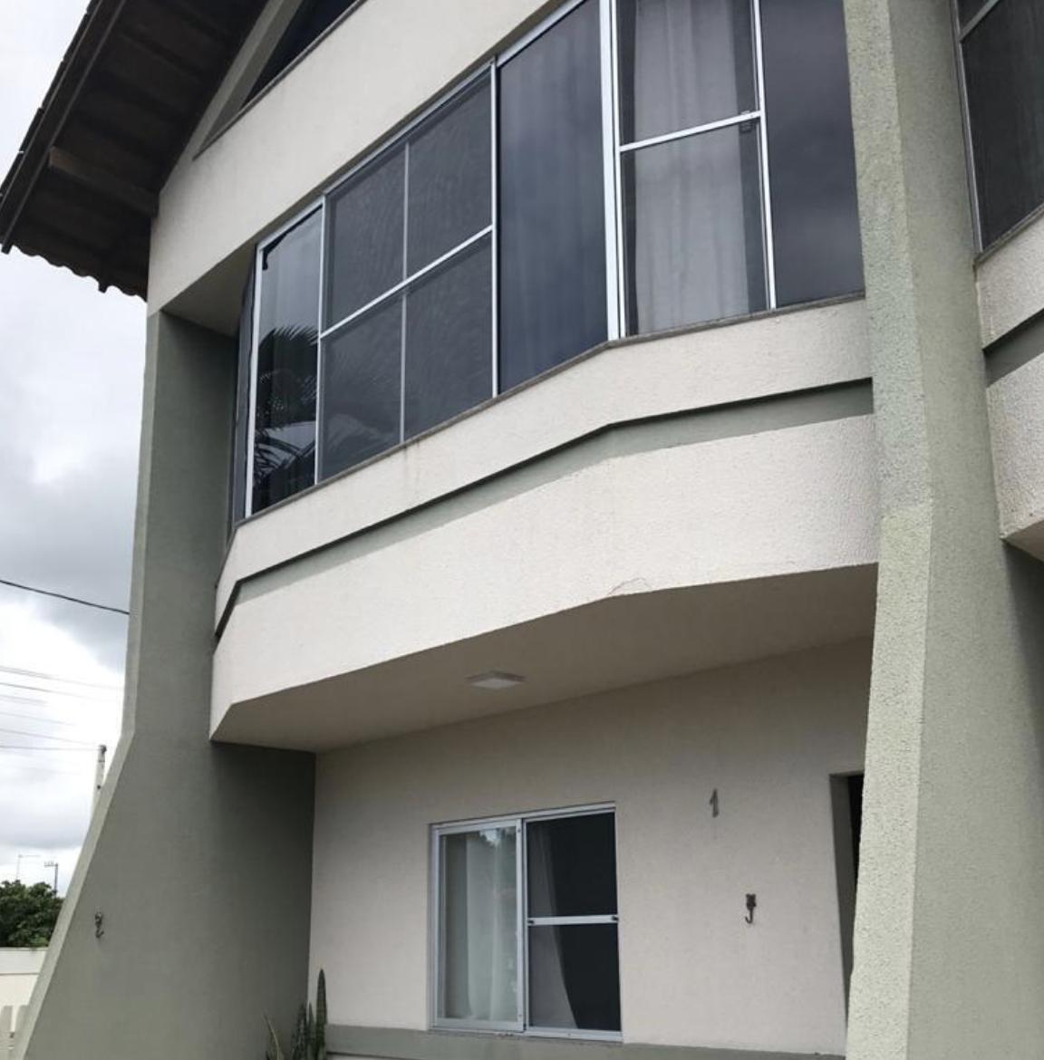 Sobrado à venda, 150m do mar, em condomínio fechado no Volta a...