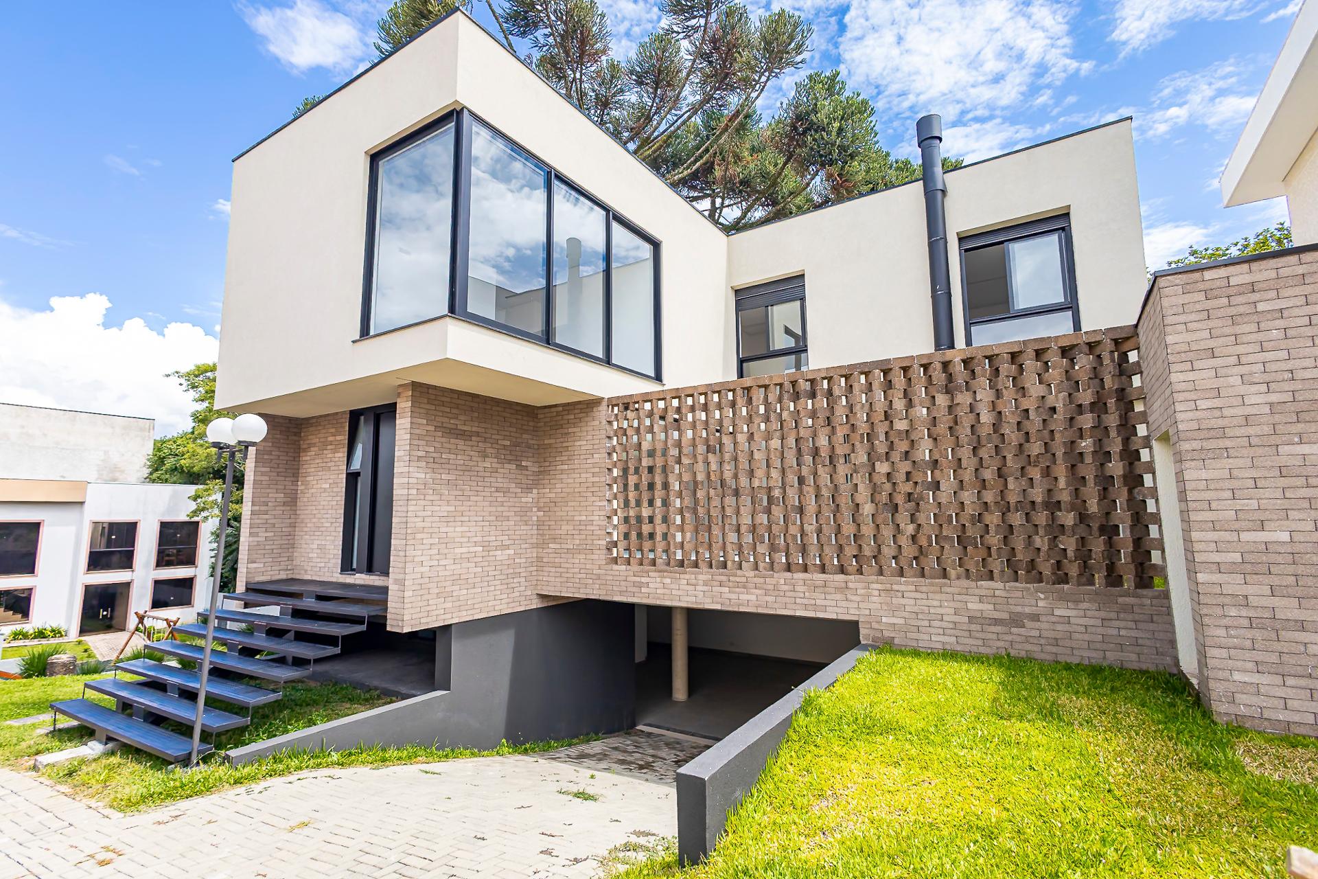 Casa à venda, de alto padrão, face norte, em condomínio fechad...