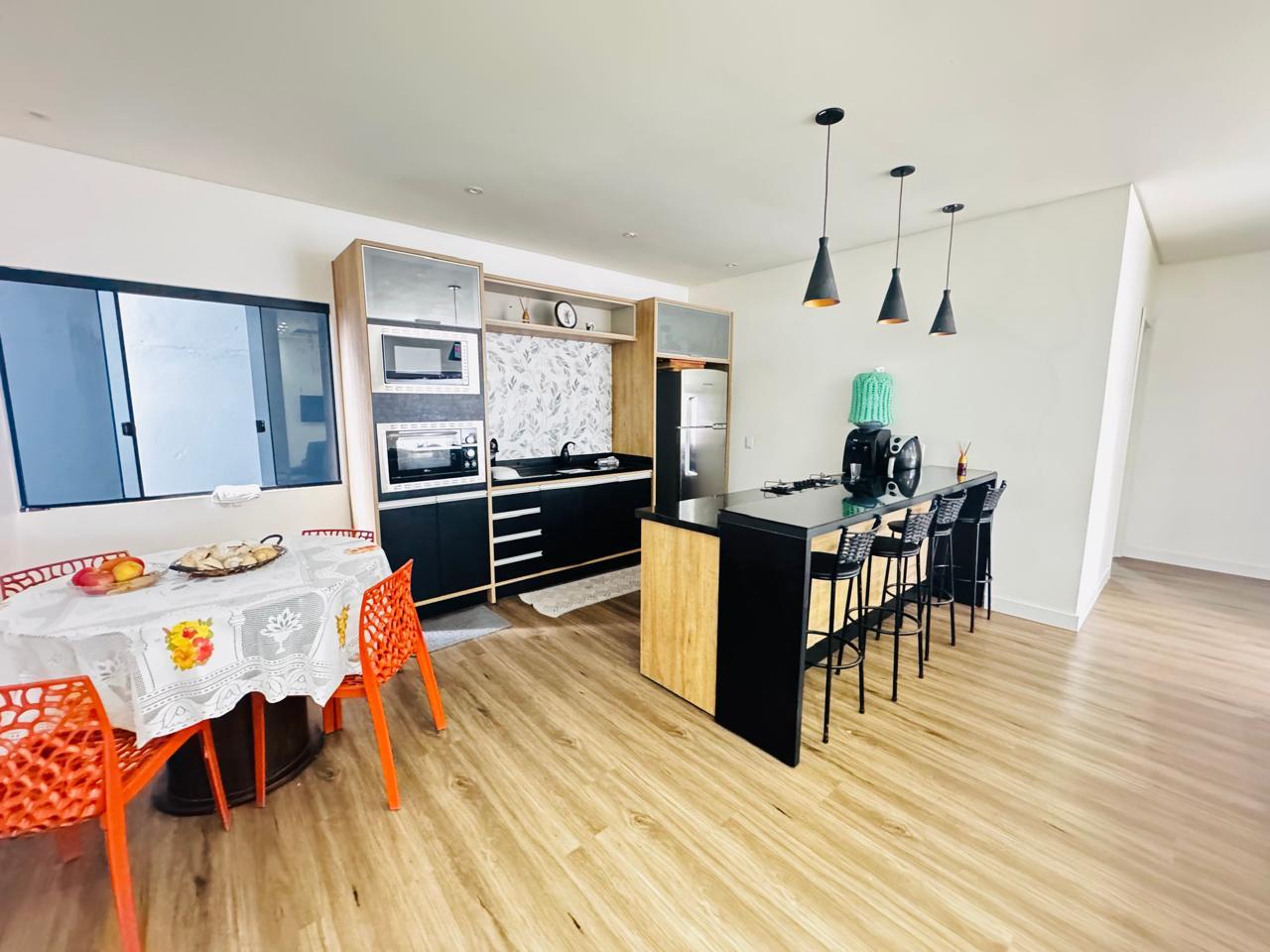 Casa com piscina aquecida à venda no Itacolomi - Piçarras SC, ...